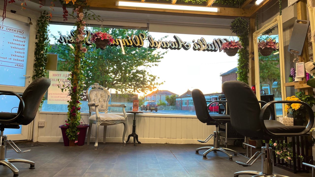 a3bdedfc-5f5b-488d-a270-7a9713e4392f-redlockshair-gb-england-bournemouth-fresha-2728852