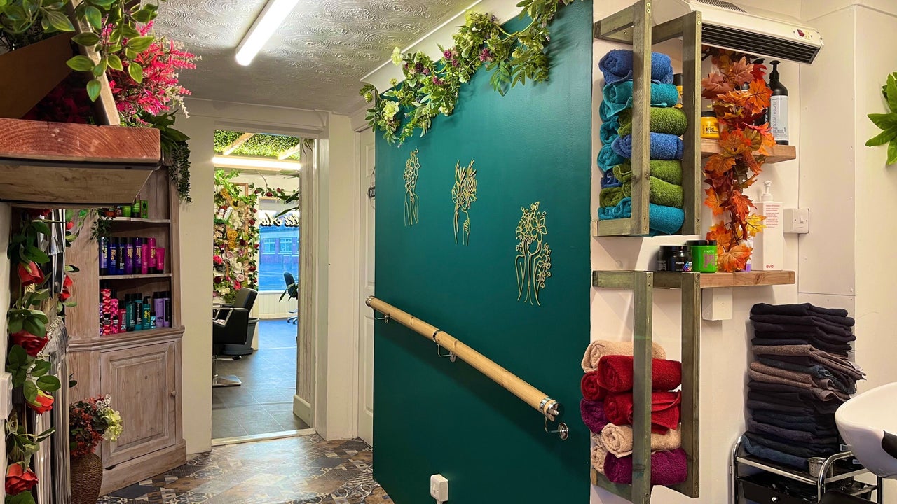 a8511c7c-1531-4c3a-be82-16cf8537248d-redlockshair-gb-england-bournemouth-fresha-5741519