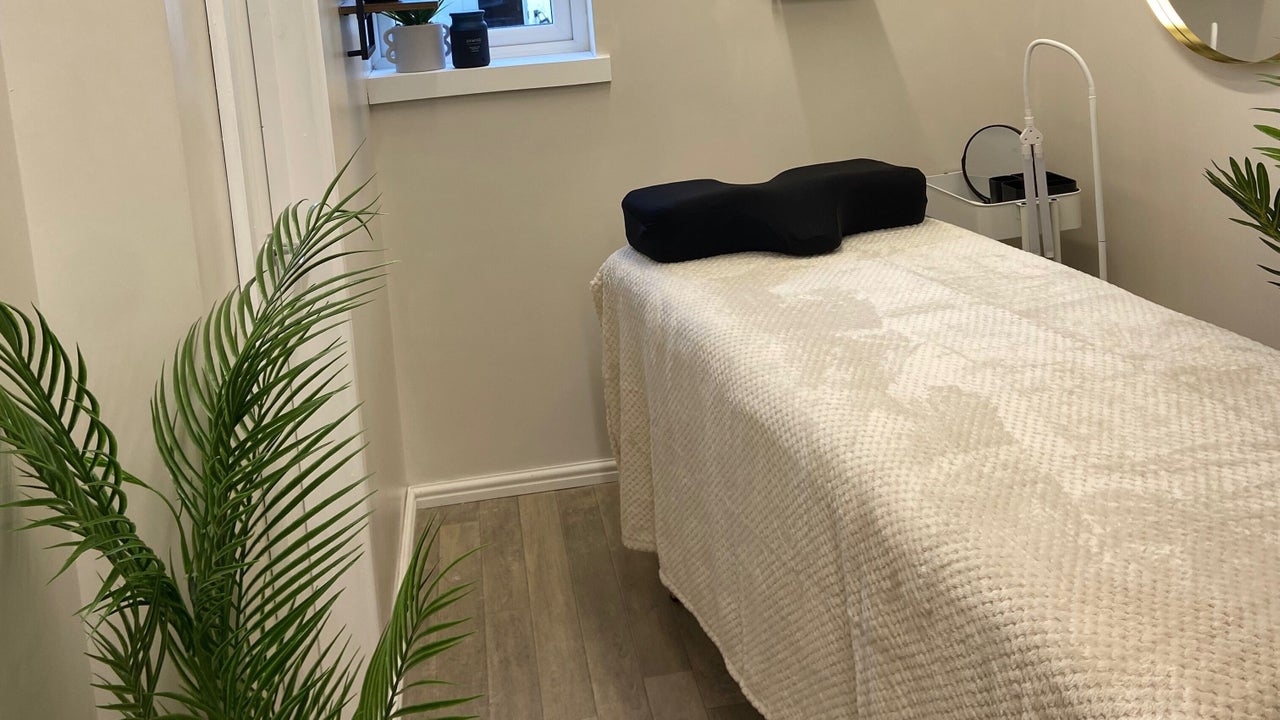 a8e1d900-de6a-4d94-b079-d490b543146e-elmtreebeauty-gb-england-westfield-fresha-1255742