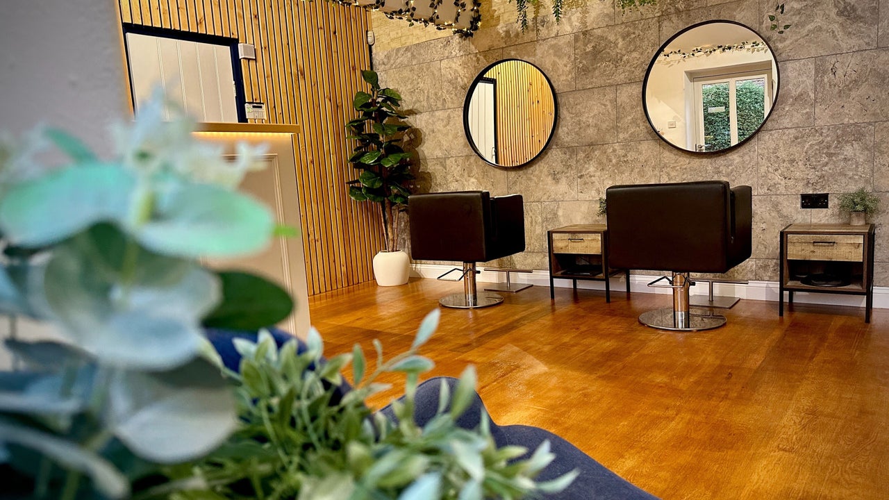 a92cab9f-650e-48f5-bfab-0afd21792b6d-applehairdesign-gb-england-holt-fresha-2992992