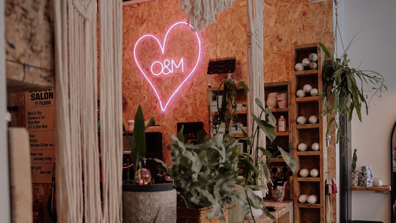 aa2dccab-4049-460e-92cd-2f79e8fc81f5-dawncohairbar-gb-wales-rhosonsea-rhs-on-sea-fresha-5009905