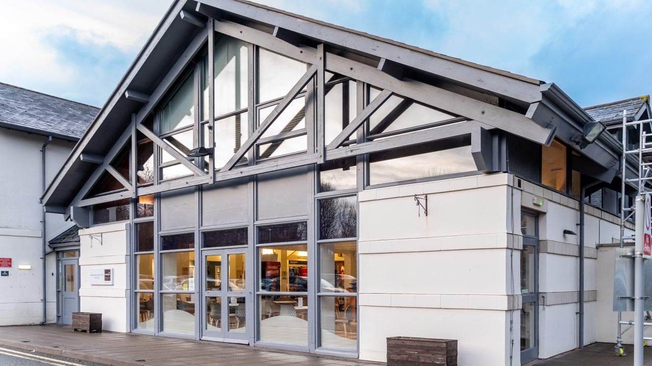 b046eae8-8ddb-4a57-bc6c-2bc45ba32838-emava-gb-england-solihull-widneymanor-fresha-6089967