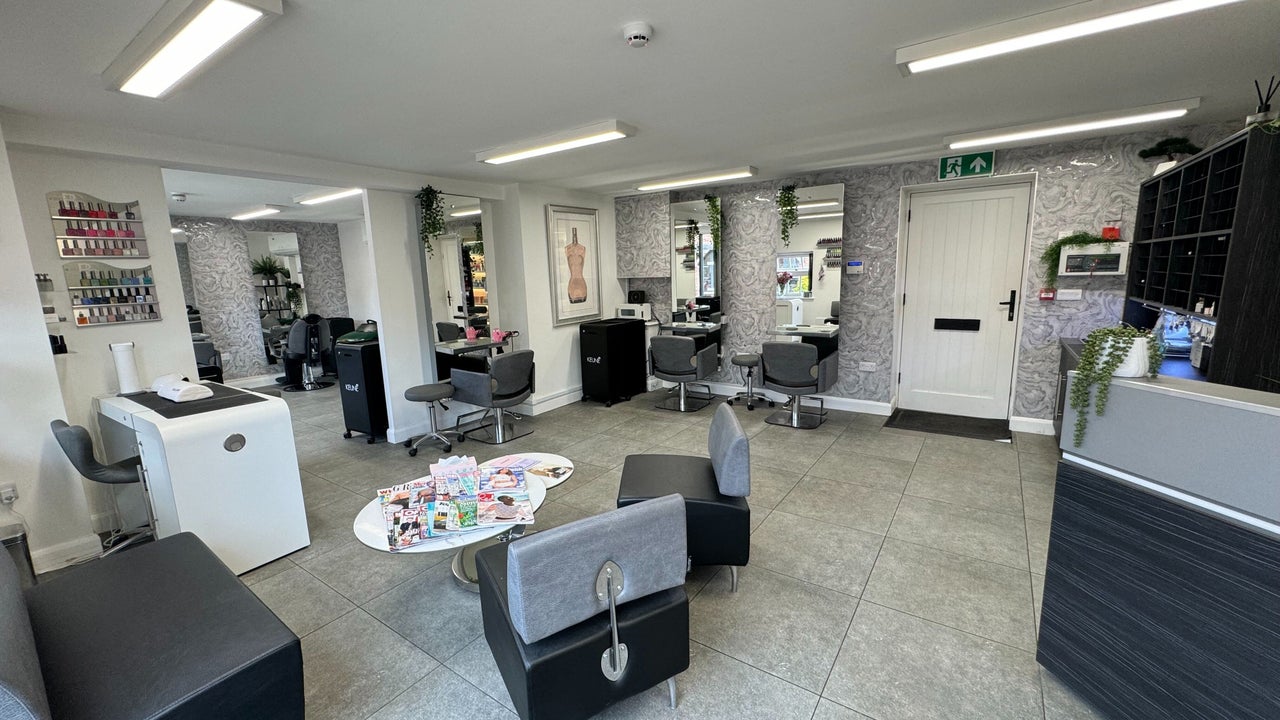 b163596f-1110-4ebc-b97f-146932da2ba9-thescissorpsychologistaldford-gb-england-chester-aldford-fresha-2449854