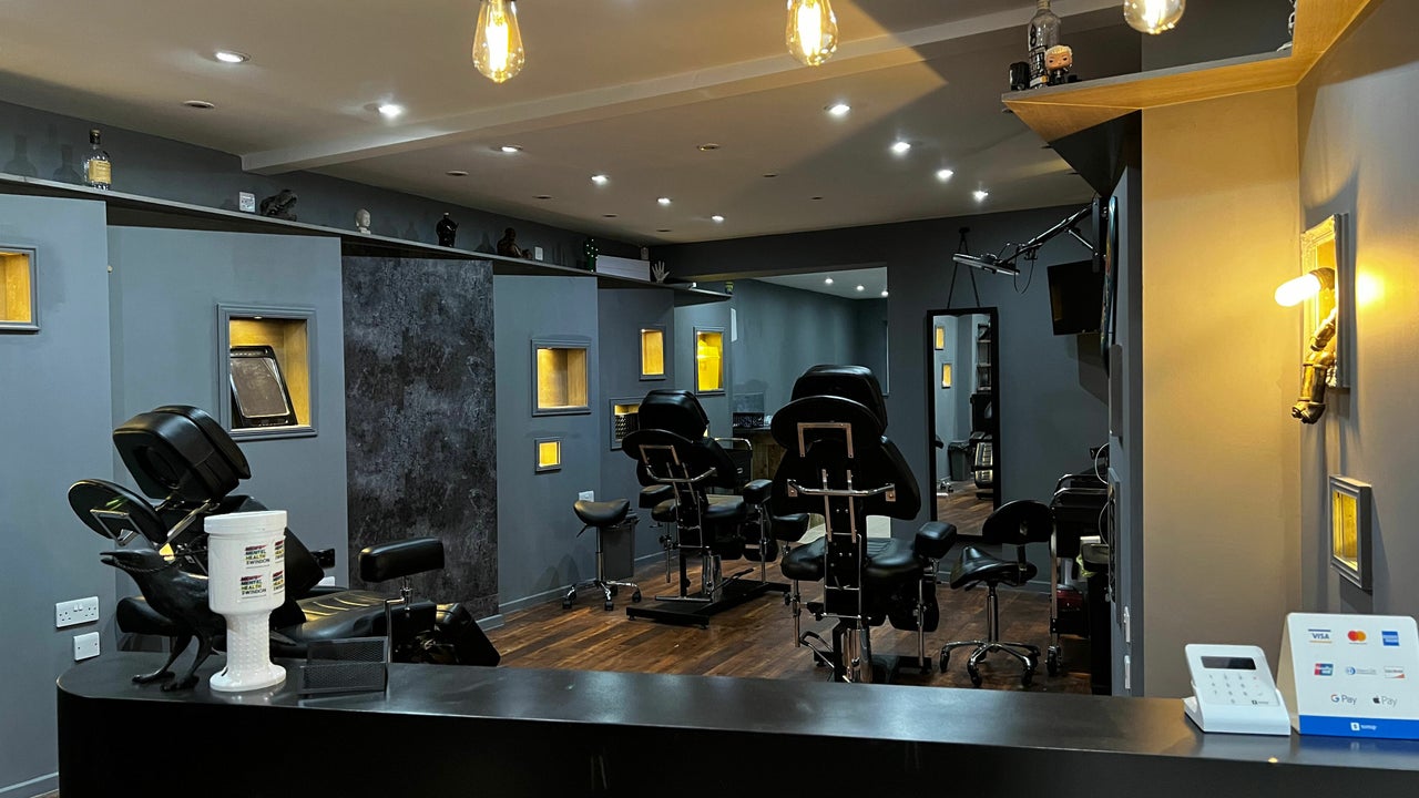 b1b62552-c412-4d08-a9af-2e07587428dd-blackheartink-gb-england-swindon-fresha-5974335