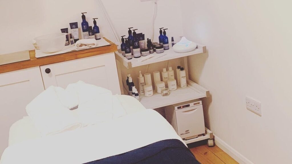 b206bb72-2f12-4b64-bf05-a4e43fca6bd1-thebeautybarnheydon-gb-england-heydon-fresha-8017887