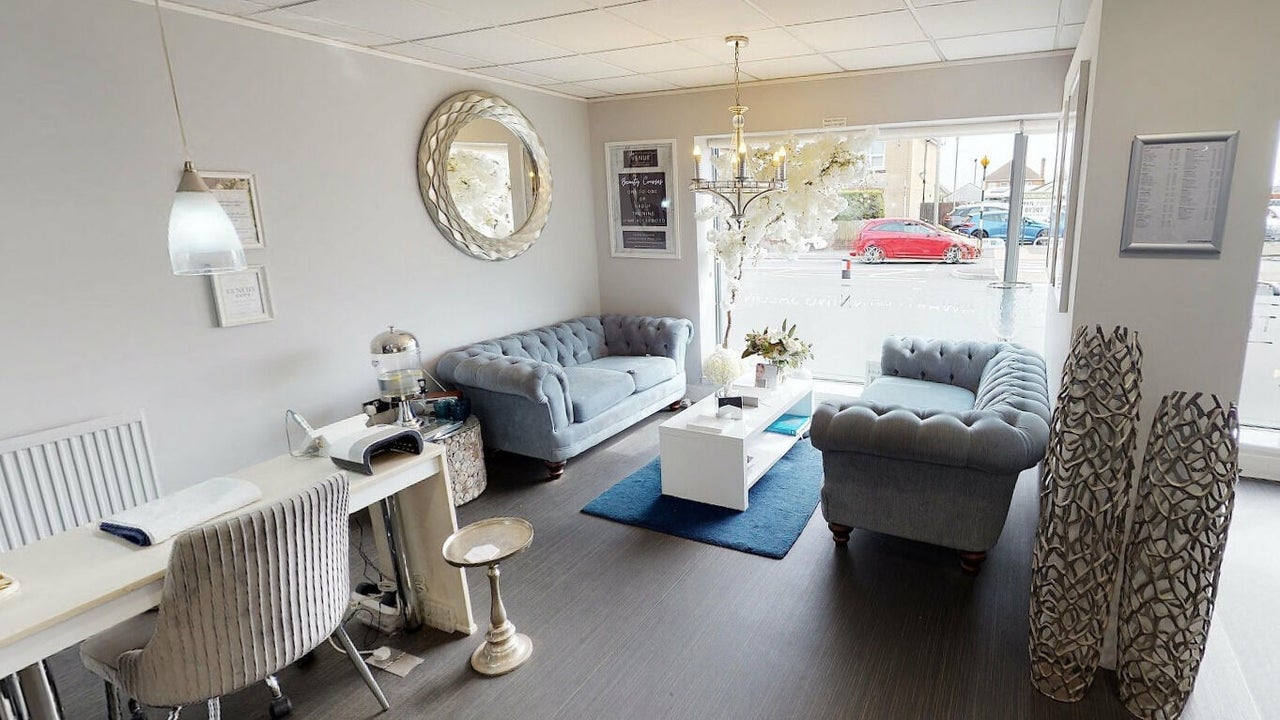 bb0246c0-dd2c-4786-bf71-0b22b3900fec-thevenuesalonwallisdown-gb-england-bournemouth-fresha-8299613