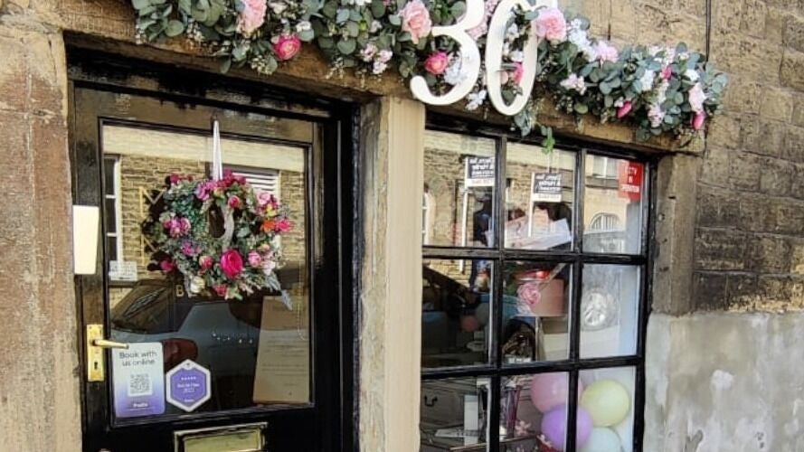 bdc97328-bc2e-449f-96e7-4e7b8e73522a-mirrormirrorbingley-gb-england-bingley-fresha-9428495