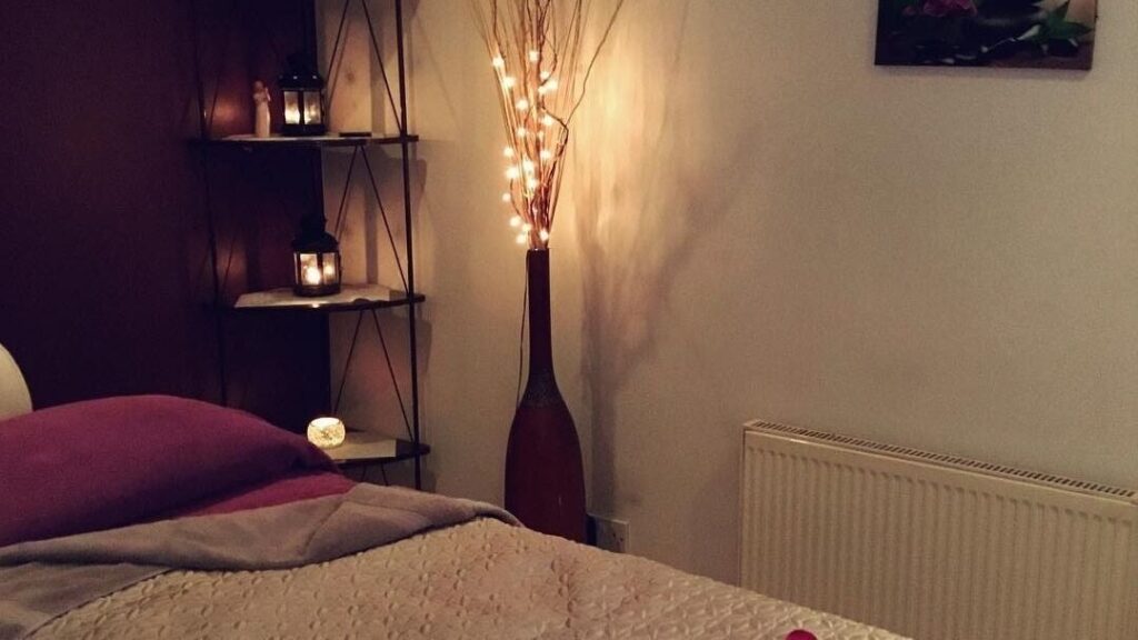 c0e28241-a97d-445a-a17f-27a5075cd286-larasbeautyworkshop-gb-england-oakley-fresha-2607652