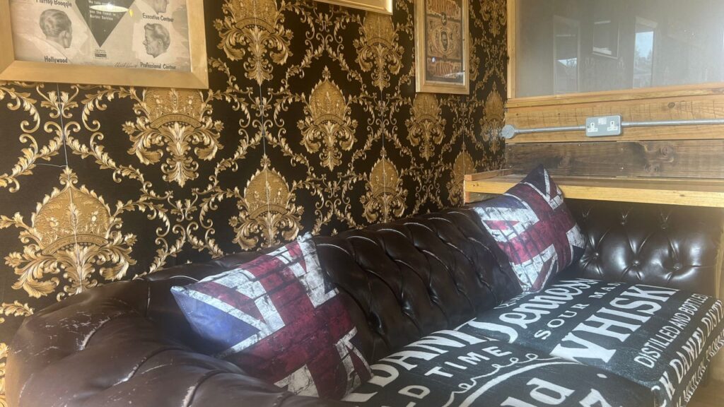 c594c6a0-a292-4202-bd2c-3fc9d666e9a3-thepeakybarbers-gb-england-hythe-fresha-7542984