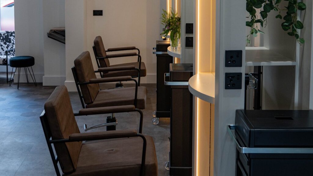 c6d43e64-2782-4bd4-904c-e932ba47634a-thehivehairbeauty-gb-england-staustell-fresha-7463340