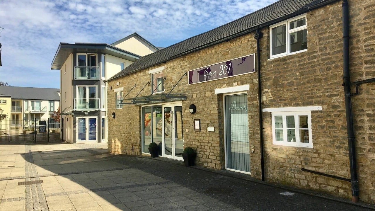 c7d7c277-e9be-468f-a1dc-441b8d9584b7-hair-gb-england-brackley-fresha-9245850