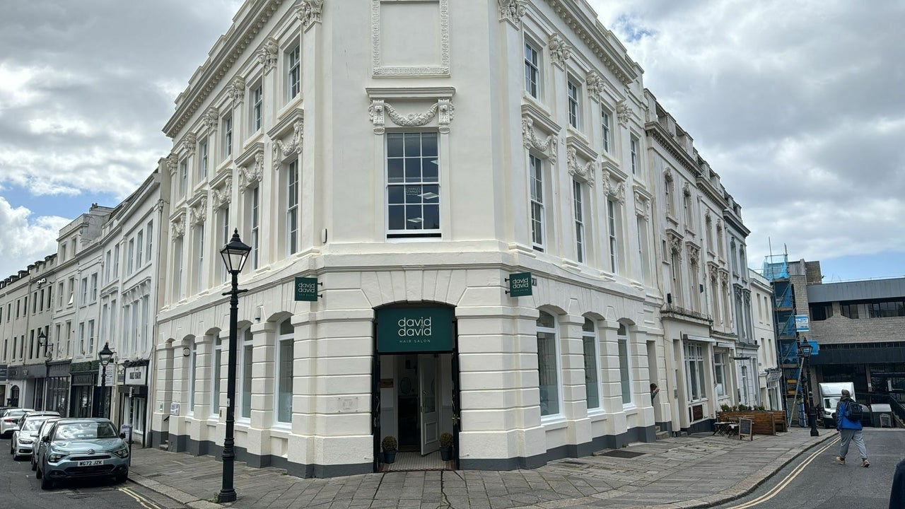 cb2e7a6c-7a4e-410a-b66a-4b5a1e8bb54d-daviddavid-gb-england-plymouth-fresha-2259478