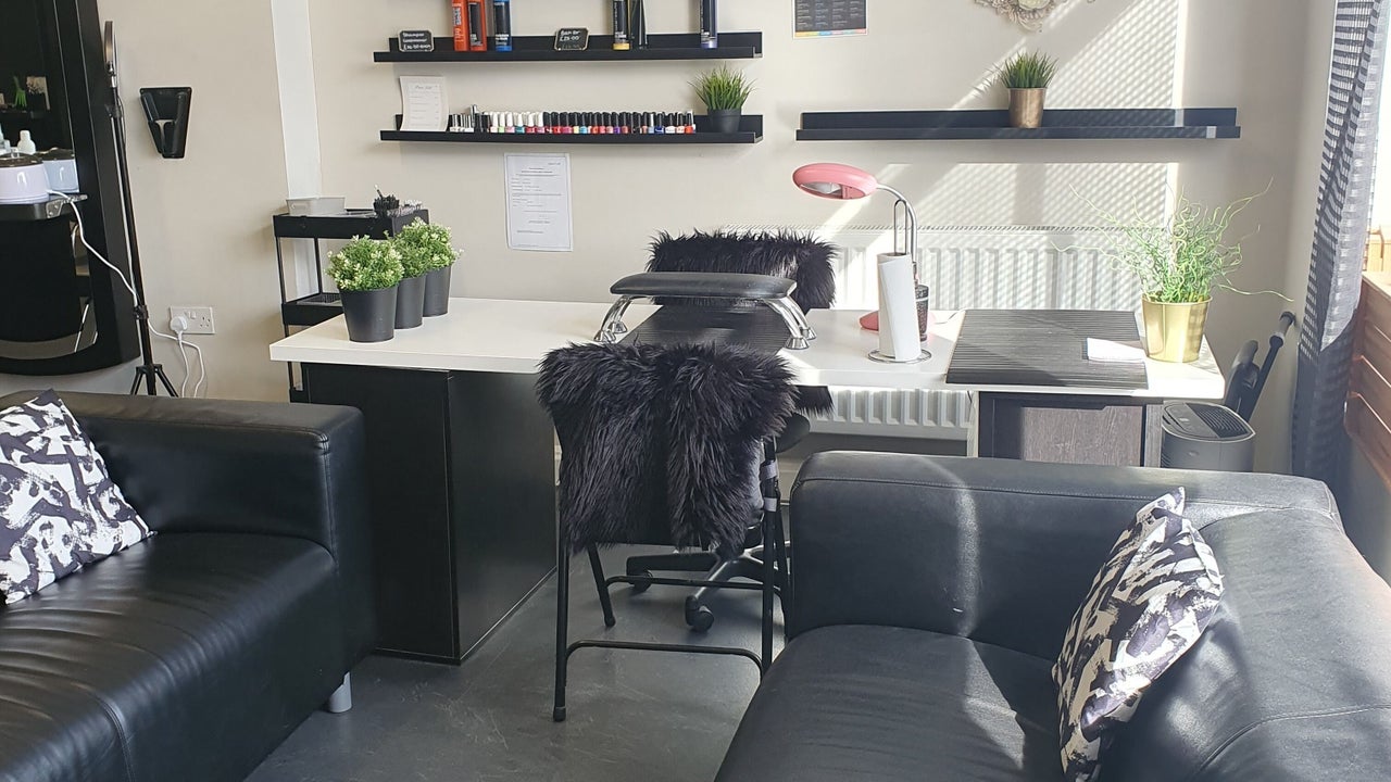 ce9a777c-ecf6-4bbd-826e-912ff7b6f4b2-emmascuttingedgehairandbeautysalon-gb-england-hucknall-nottinghamshire-fresha-2207071