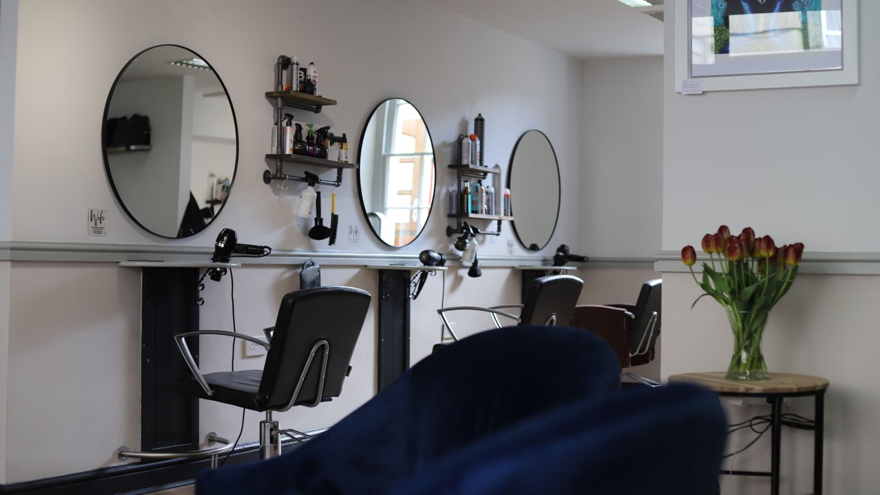 cfa4c2d8-fd95-44fc-97a4-873e5dd55ea7-strawberryfieldshairdesign-gb-england-corsham-fresha-9309094