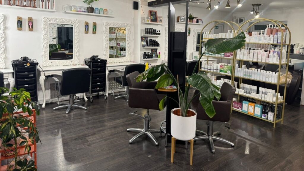 d45ab4c6-edeb-451e-b332-ef1ecdd4121c-lkhairandbeauty-gb-england-newbury-shaw-fresha-6986286