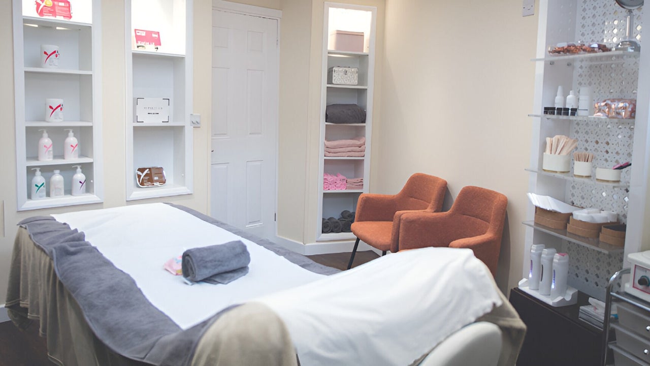 d84988ec-b785-4c33-82ef-c0e6c72baef8-waxandglo-gb-wales-penarth-fresha-6092849