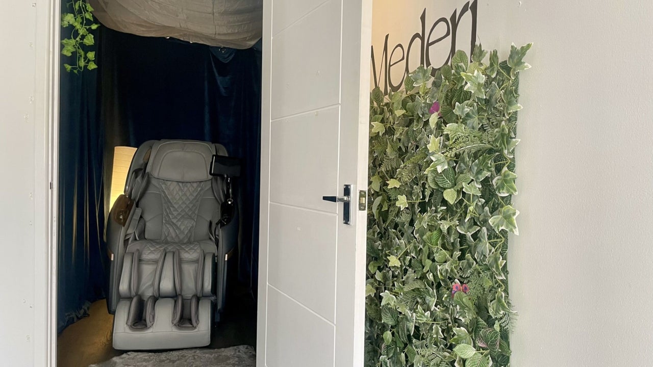 dc056841-f35c-42d1-a3e1-0e600af8cd33-mederiwellnessfloat-infraredsauna-massagetreatment-gb-england-garsington-wheatleyroad-fresha-3088806