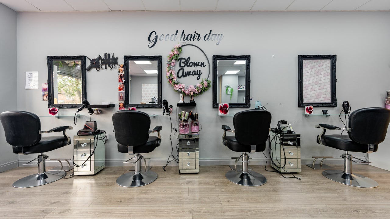 deae9016-6145-4e5c-aa20-8bcc750d562e-blownaway-gb-england-wythenshawe-baguley-fresha-7815354