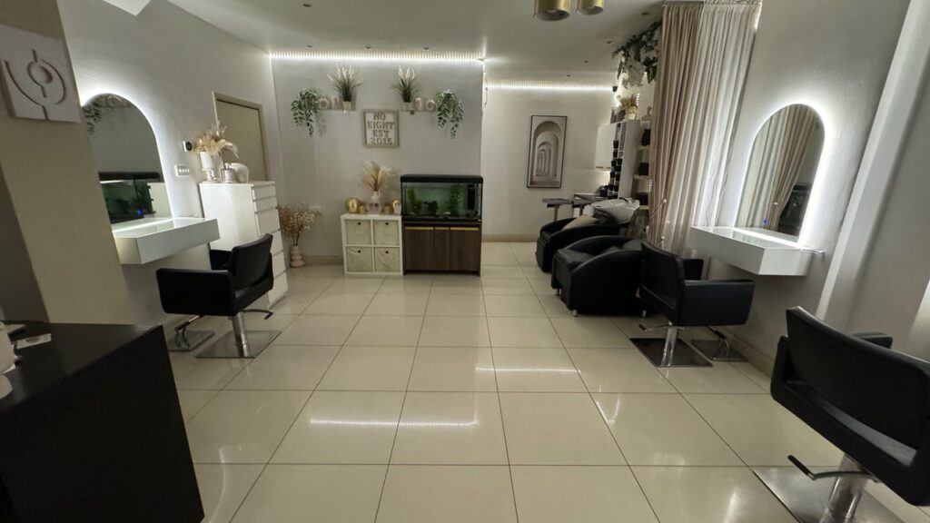 e0ad659a-aec8-49f3-a70a-52a5c29704f2-salonnoeight-gb-england-esher-hinchleywood-fresha-4516541