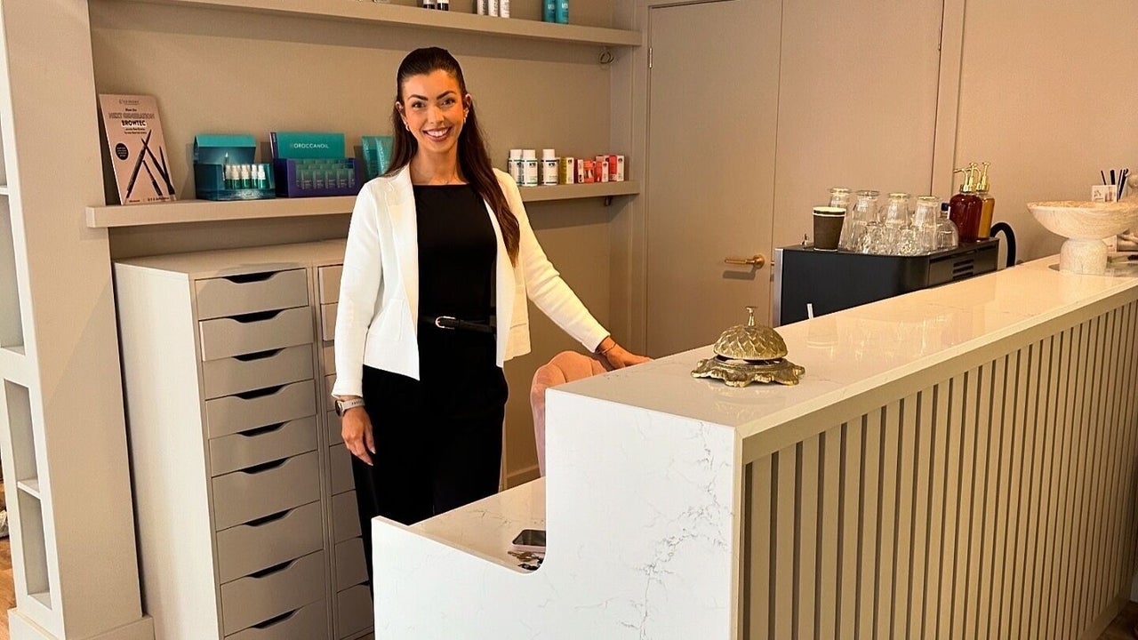 e194b44d-91fb-47f9-834c-b14fcdb9243f-blossom-gb-wales-neath-newstreet-fresha-4647606