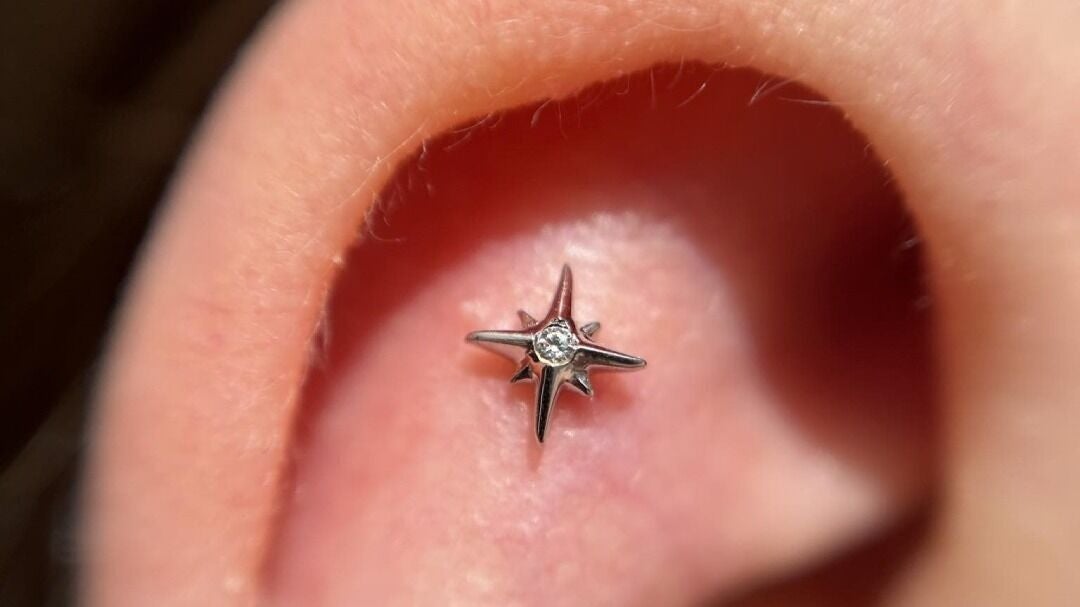 ef05a702-8b2c-46e8-9913-c17d214902ce-fluxpiercingstudio-gb-england-worthing-fresha-9742168