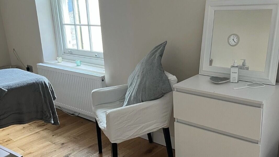 ef70b19f-3b1f-4597-8c37-1f0803ebf5a1-complexioncaerleon-gb-wales-caerleon-fresha-1107737