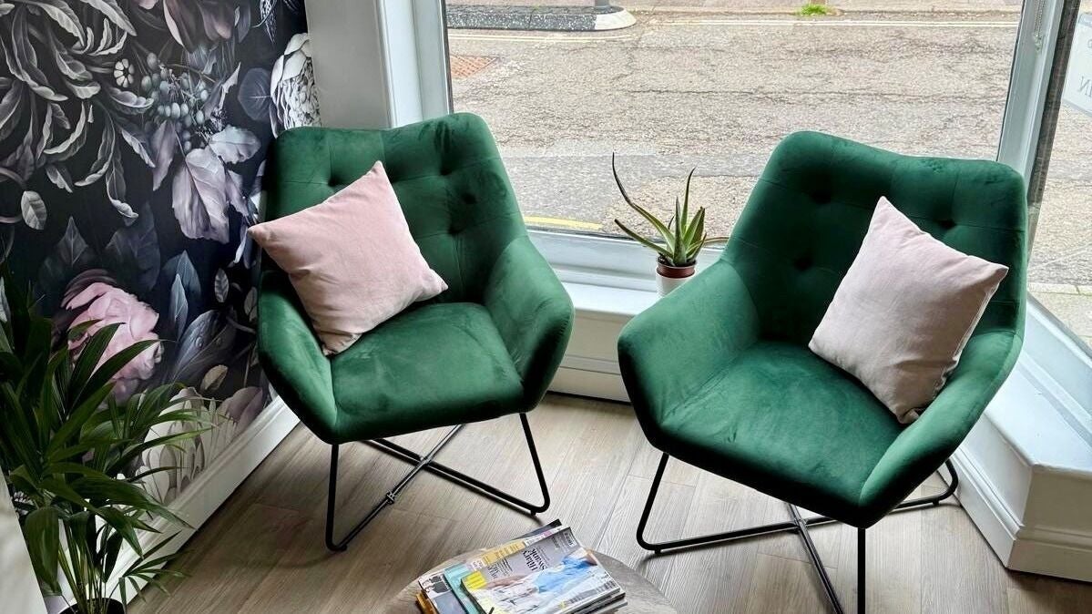 f21b181e-ea45-4953-b26c-a7f664d59a7c-belleamour-gb-england-bagshot-fresha-9034406