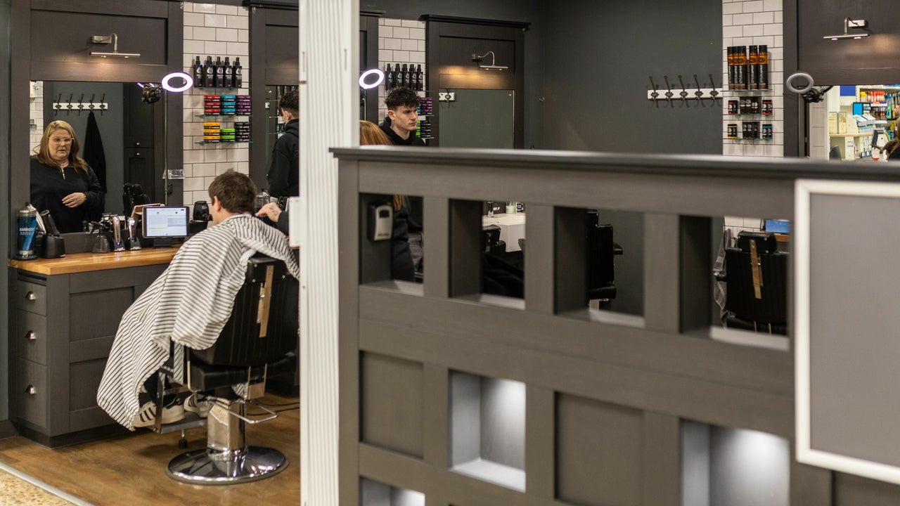 f4362372-2a3c-4e3c-8d38-2744c5ec7513-gouldbarbersgatwickhorley-gb-england-england-fresha-1151957