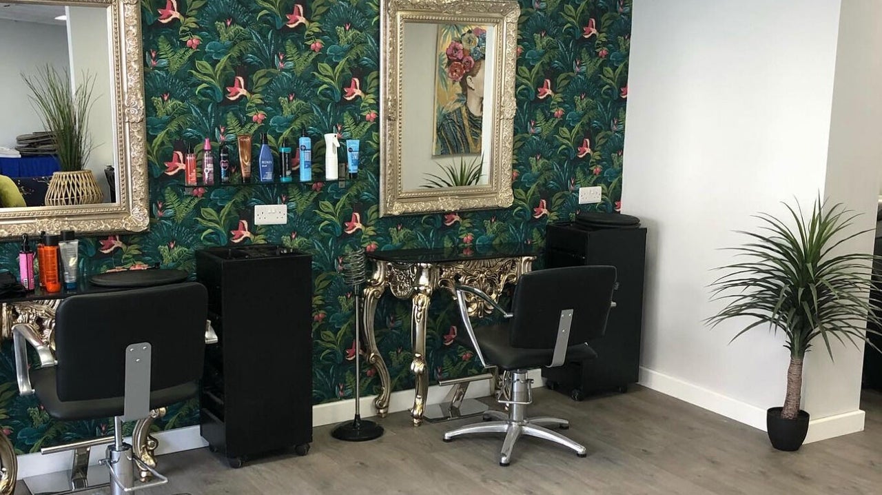 f4fcce77-1c66-4cf6-a2c8-1c28c80bc44a-signaturehair-gb-england-alfreton-fresha-6022228