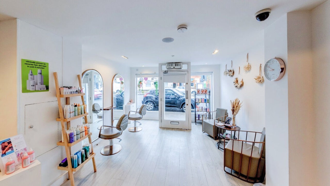 f510d3cf-26cd-4fff-8aa2-a5a420e0b4fc-beccahairandbeautysalon-gb-england-barnet-fresha-2015426