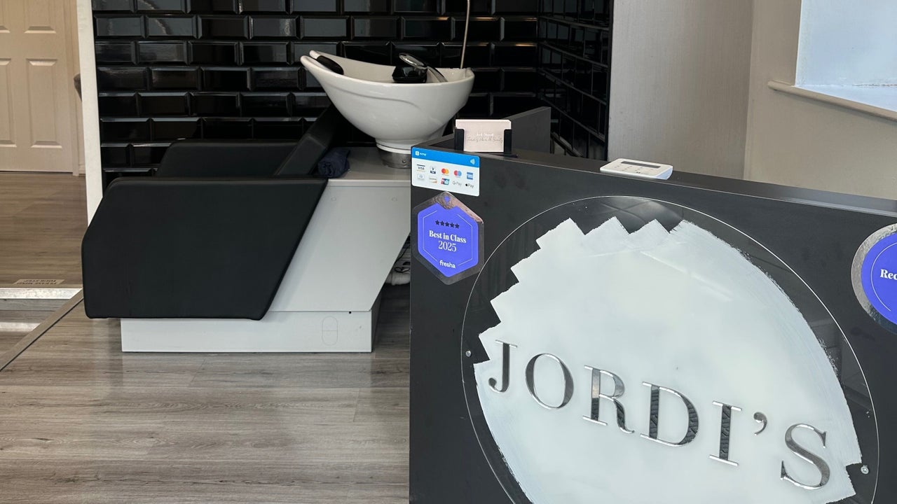 f6b1e930-1b2a-4f06-8339-3f3811e5b3c5-jordishairandbeauty-gb-england-newhall-fresha-7229937