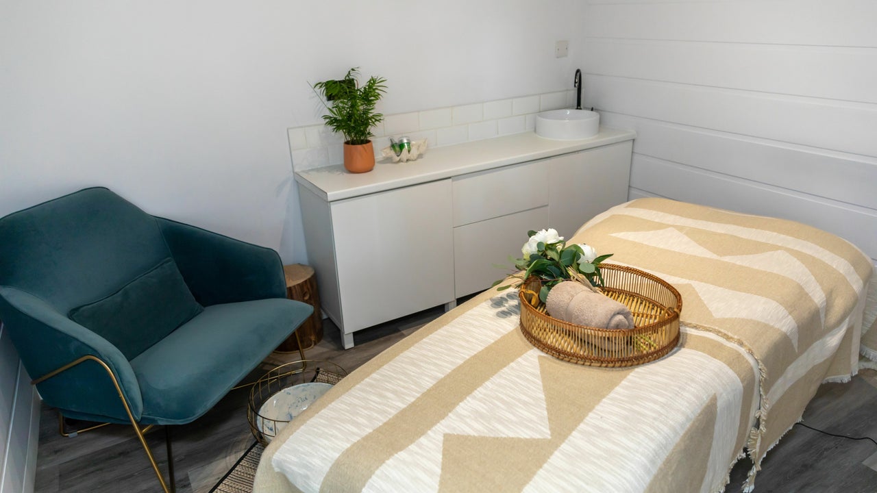 f9fc5a5c-4831-44dc-a145-db1ea1204eb6-thespaclub-gb-england-arundel-fresha-8329774