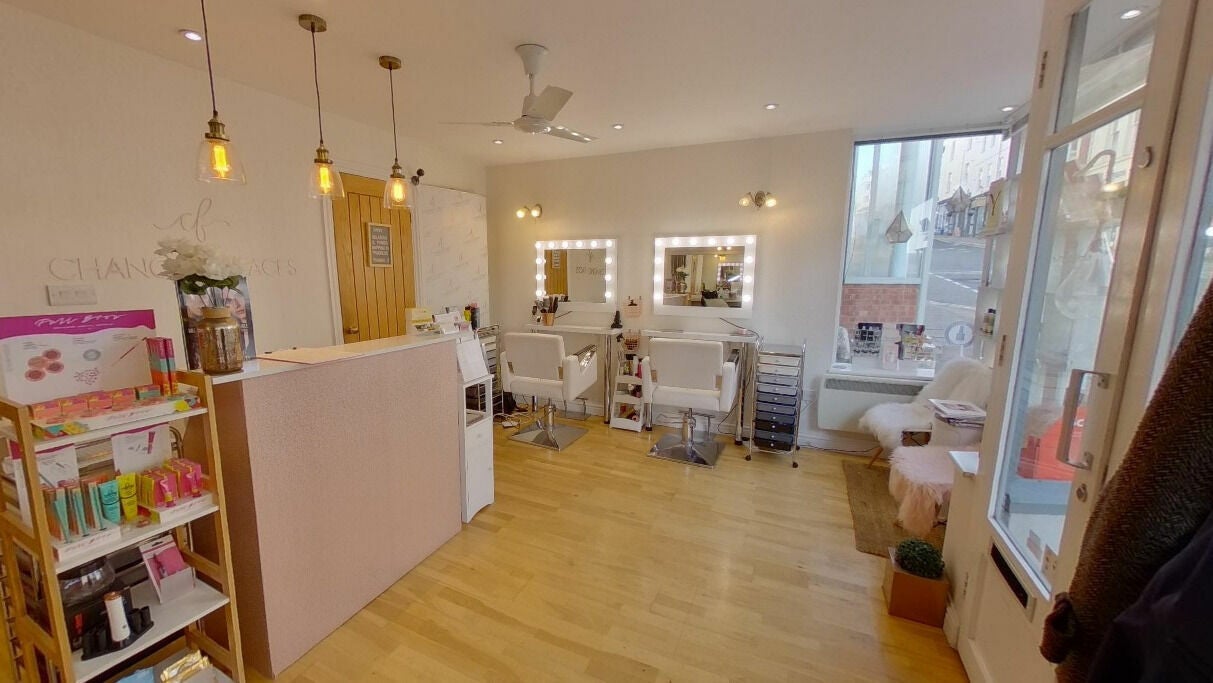 fa3171ba-dd88-4d18-abff-54e97724b28e-changingfacesstudio-gb-england-exeter-fresha-1331683