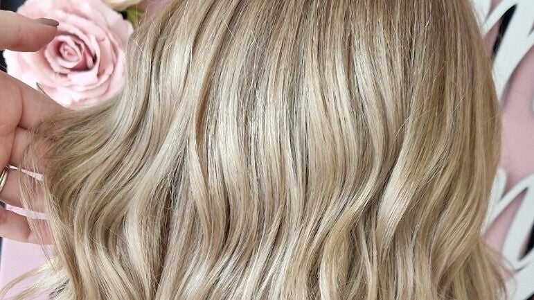 fe741f36-1c22-497c-bfef-06ab5263e406-glamandglowhairandbeautysalon-gb-england-heathhayes-fresha-1467584