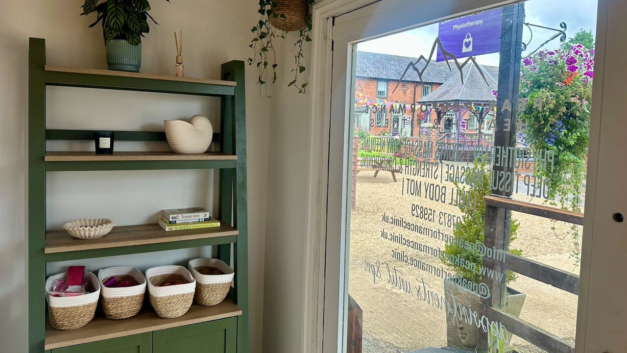 00dc7528-e123-4feb-85d4-38c958459c19-peakperformanceclinicheartoftheshires-gb-england-daventry-fresha-3616531