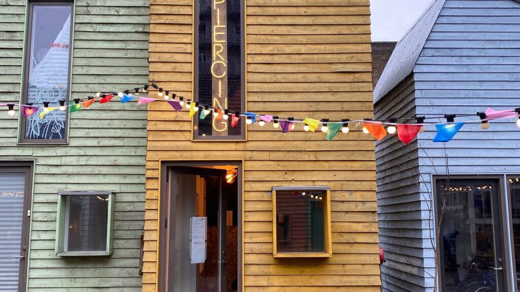 00e2167c-d40a-4f6f-b0b5-817d90d8ff20-6219734