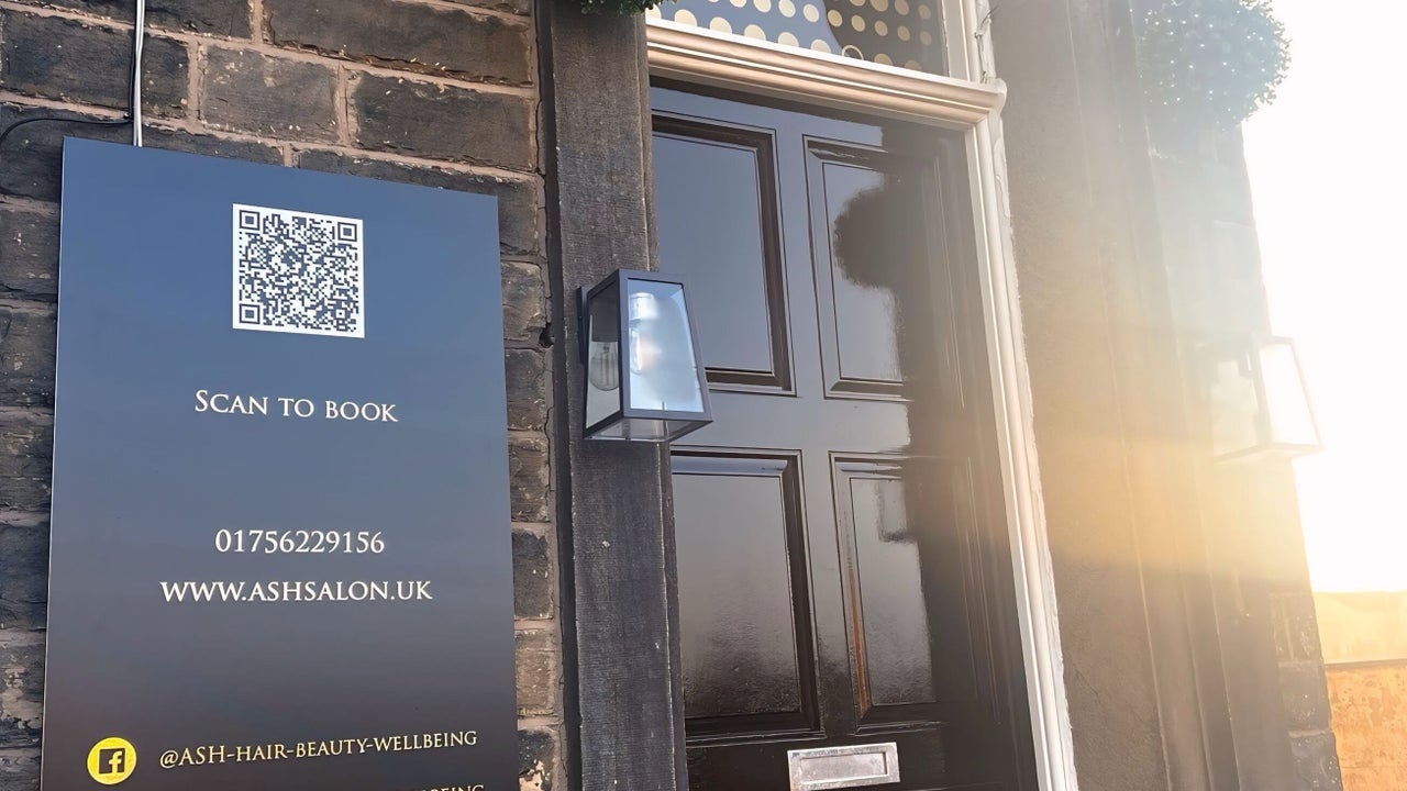 0184c88b-fc21-479d-8477-03bd67d8db06-ashhairspecialists-gb-england-skipton-fresha-3161800
