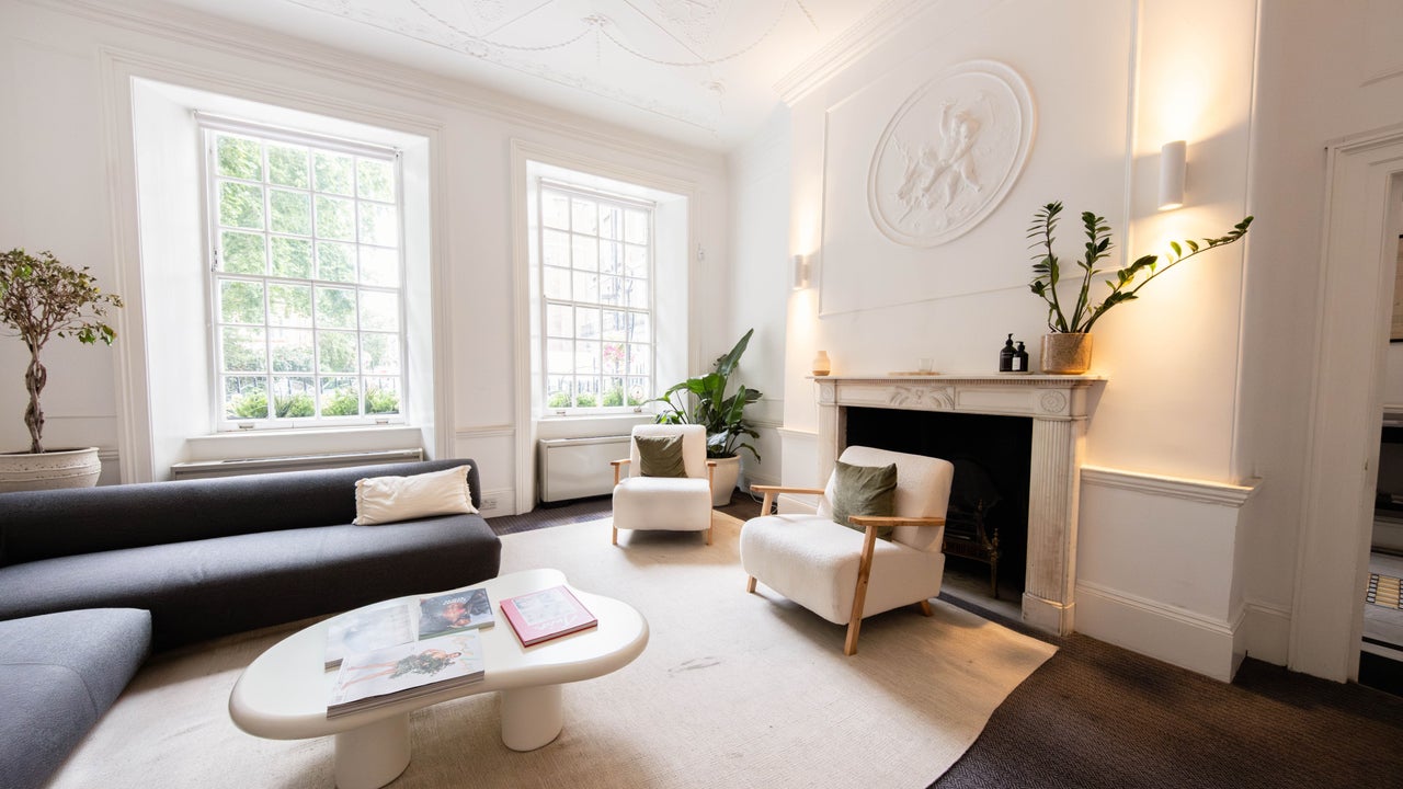 018e4b4a-1822-444c-a332-044ed3d1e7af-losteoclinic-gb-england-london-fresha-3424675