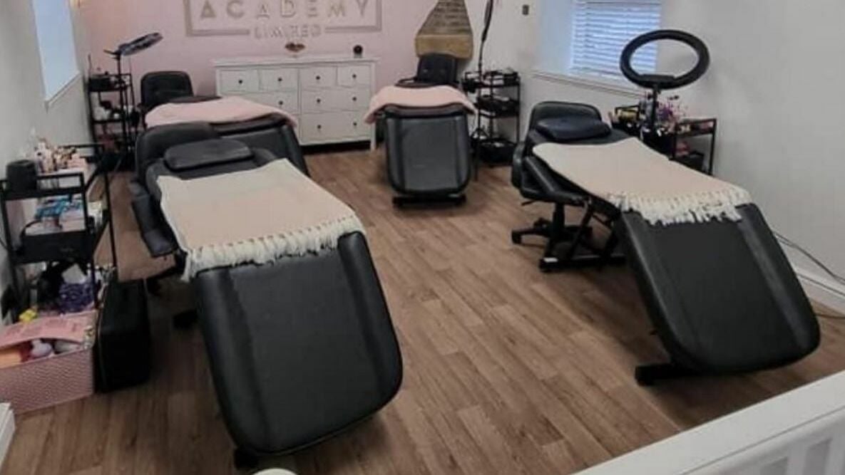 018f56f0-efc7-42e8-8a7b-c79e859371b2-fancyacademylimited-gb-england-swinton-mexborough-fresha-1358473