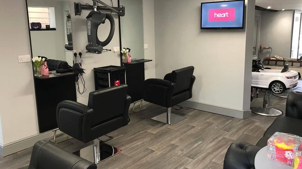 01e561d8-afd3-47fc-8a32-bec9ae5bee35-jetblack-gb-england-dereham-fresha-9094953