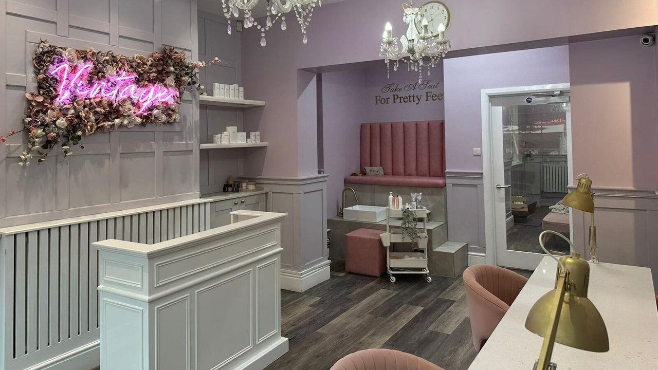 02c81ad1-745a-4594-9a35-479956eef91e-vintage-gb-england-salford-fresha-9881248