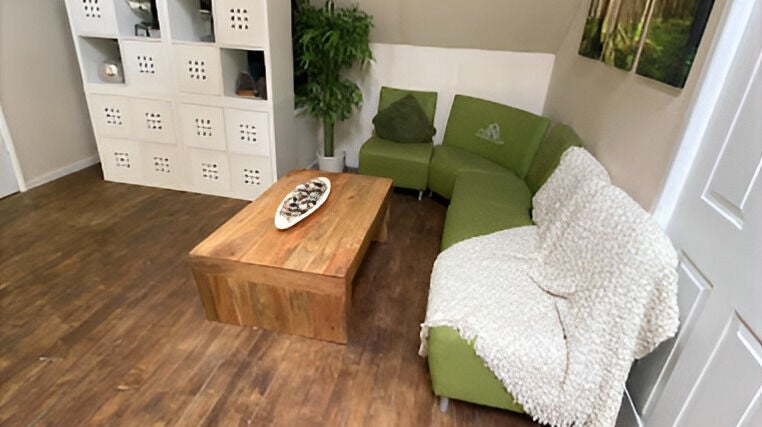 03436feb-2a5a-46ea-b4ea-aae73d17dd60-clairewraybeautyandholisticcentre-gb-england-ashton-under-lyne-fresha-9666085