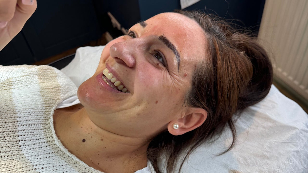 038c9913-3cbe-407e-8710-30638cc25f16-farrahbrowsaestheticshomeclinic-3coombecrescent-gb-england-hampton-fresha-5038511