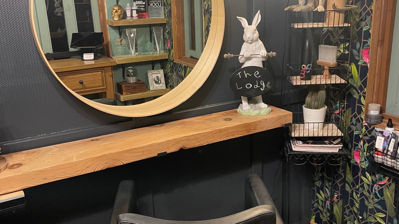 03ce8712-cf23-4498-a1a6-bbcd6e6a6b17-helentetherawardwinninghairatthelodge-gb-england-brierleyhill-fresha-1424565