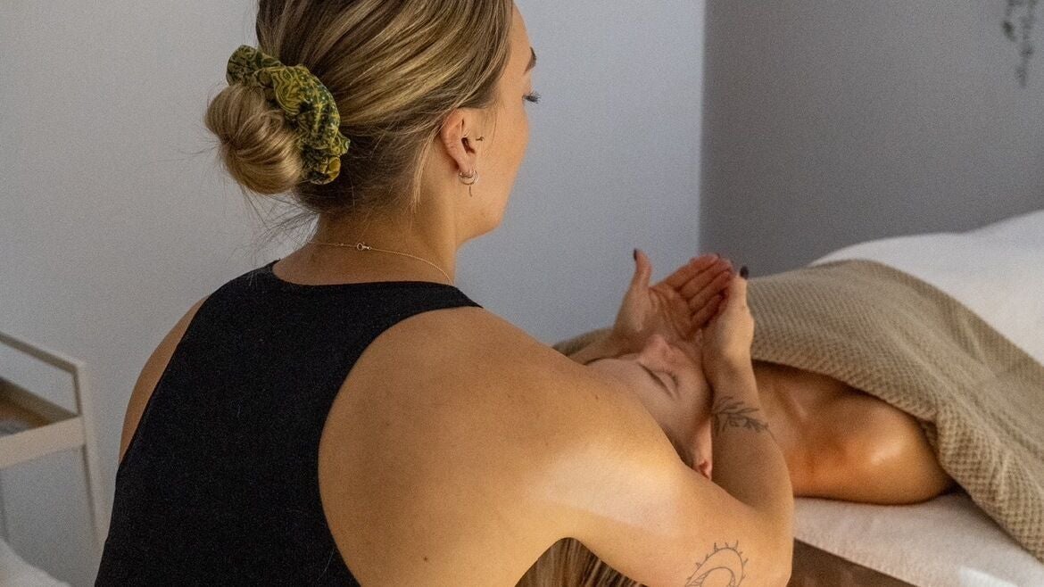 05029916-29e7-4566-8f7e-e25b9bcf4bff-lunaheadspaandskin-gb-england-greatbaddow-fresha-7899350