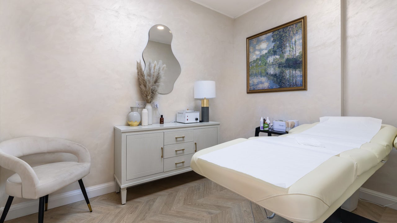 06f29693-645f-44b4-a0e2-324e5c27290f-luxurywaxbar-gb-england-london-temple-fresha-5518888