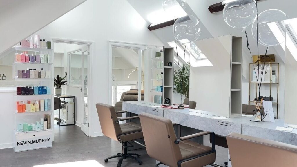 09b56cc8-8670-47db-b134-ebd00df4d375-dcoweaves-gb-england-canterbury-kent-fresha-1405305