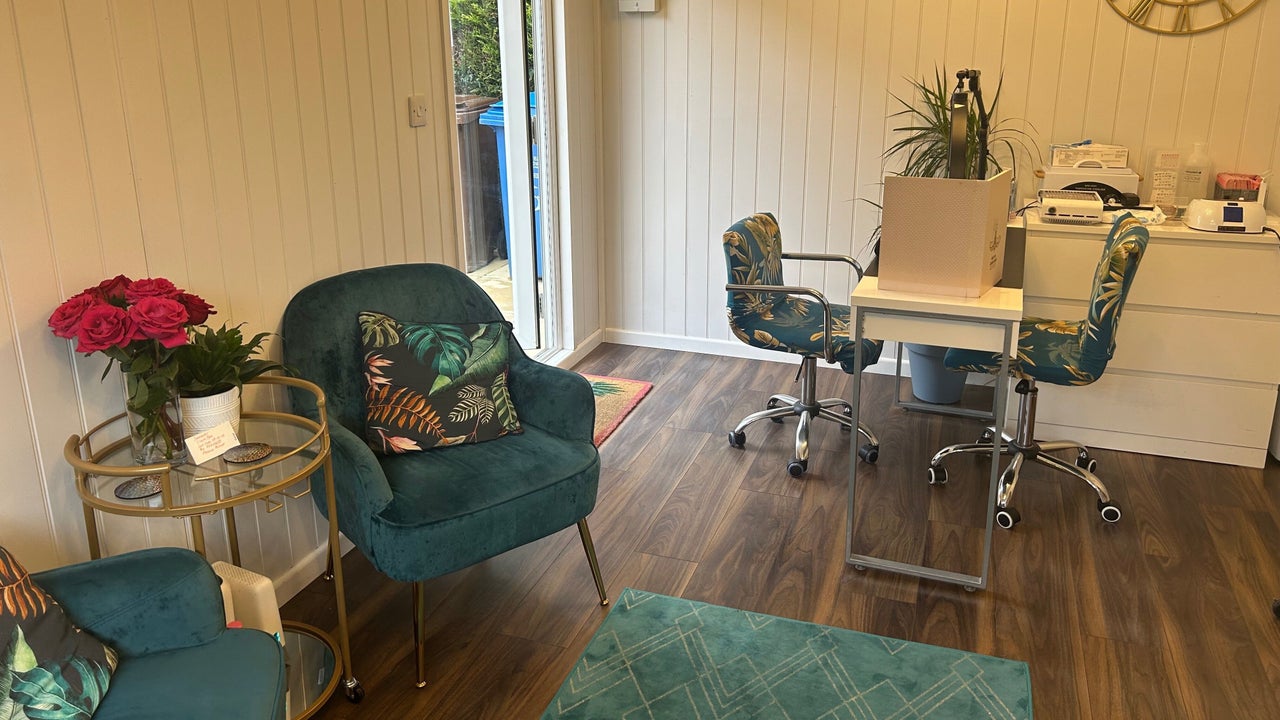 0a3e9855-89cc-4c1c-9147-4869c3c85716-claireball-prolashartist-gb-england-burtonupontrent-fresha-9887300