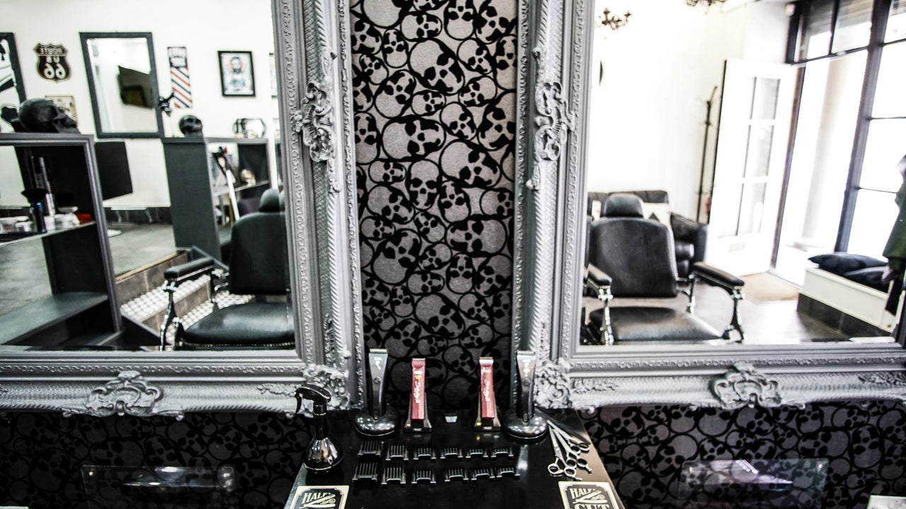 0ab4ea6b-b58f-41b0-a5c6-fb49bebdea46-aces_barbershop_barber-3-6297637