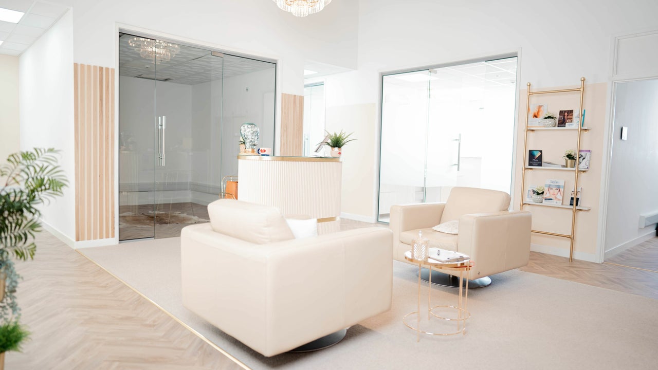 0b6c8c0c-485b-43d3-96fe-c40242f02e75-rejuvenate-gb-wales-barry-fresha-2890046